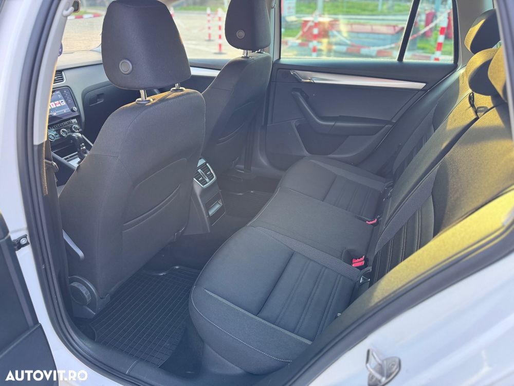 Skoda Octavia 2.0 TDI DSG Ambition - 5