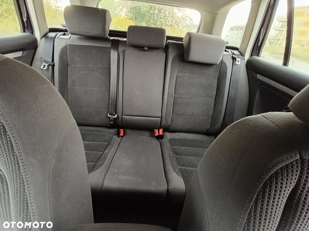 Volkswagen Golf - 5