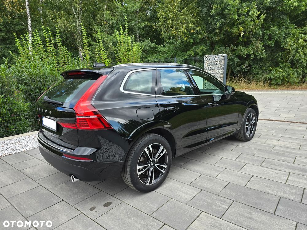 Volvo XC 60 B4 D AWD Momentum Pro - 2