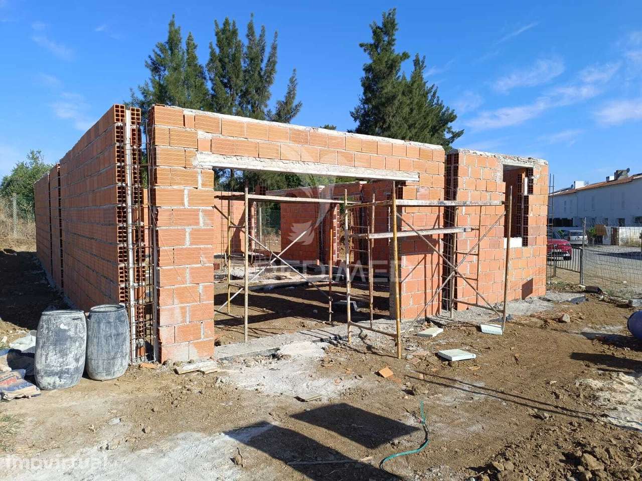 Moradia T4 em construção com piscina - Grande imagem: 4/10