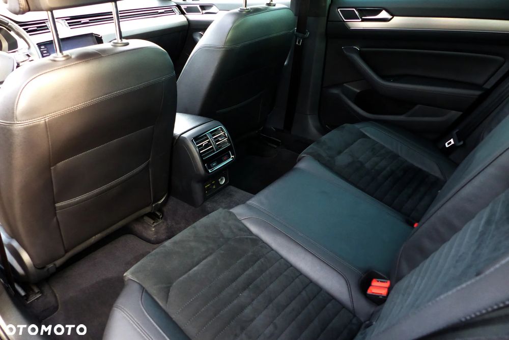Volkswagen Passat 2.0 TDI SCR 4Mot DSG Highline - 14