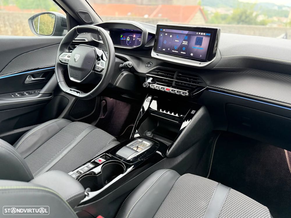 Peugeot e-2008 54 kWh GT - 23
