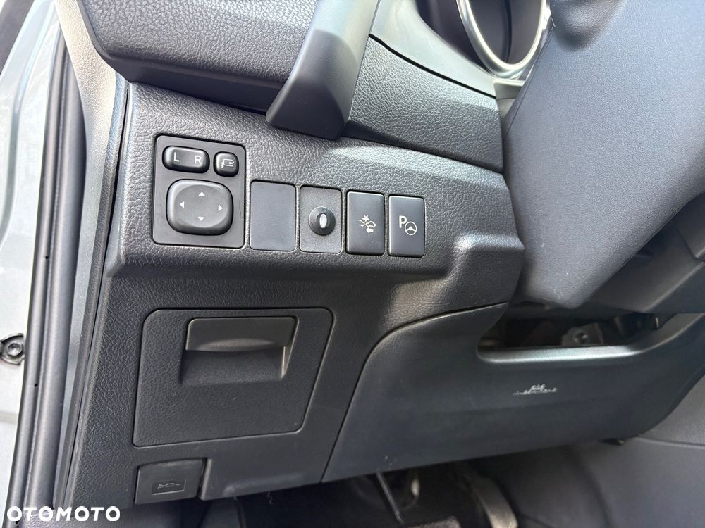 Toyota Auris Hybrid 135 Prestige - 26