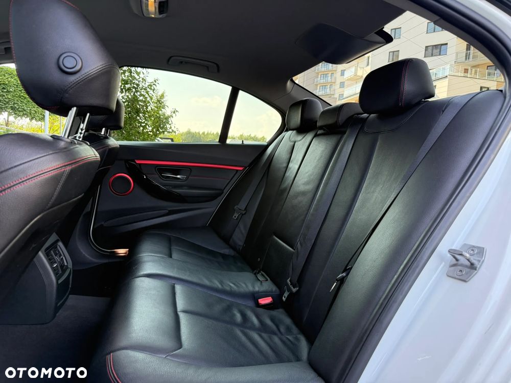 BMW Seria 3 320d Efficient Dynamics Sport Line - 25