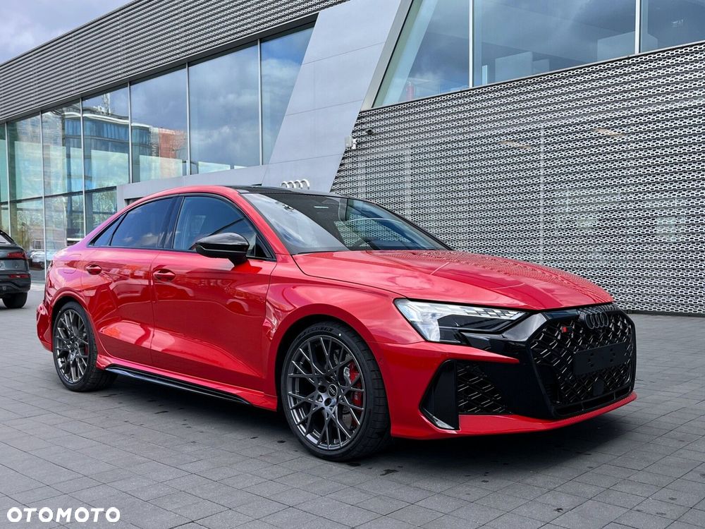Audi RS3 Limousine - 3