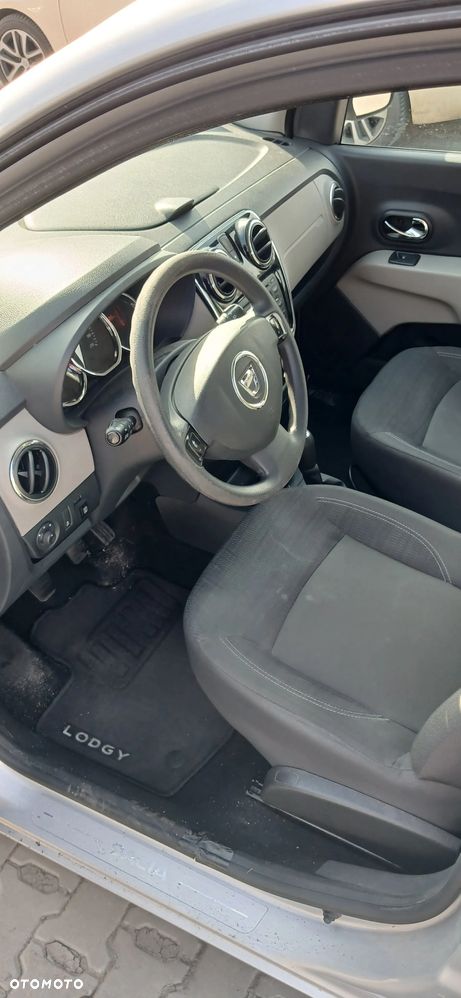 Dacia Lodgy 1.6 Laureate - 12