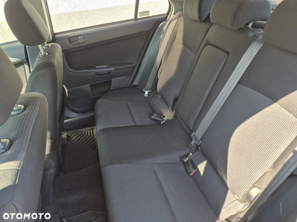 Mitsubishi Lancer - 16
