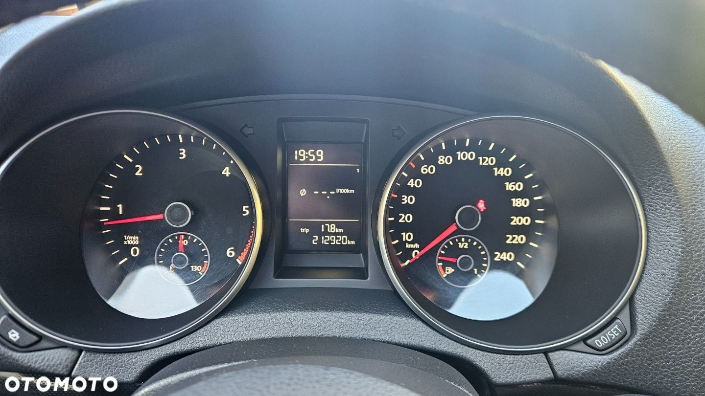 Volkswagen Golf - 21