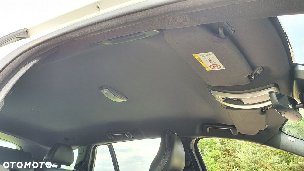 Volvo V60 D4 Geartronic R-Design - 29