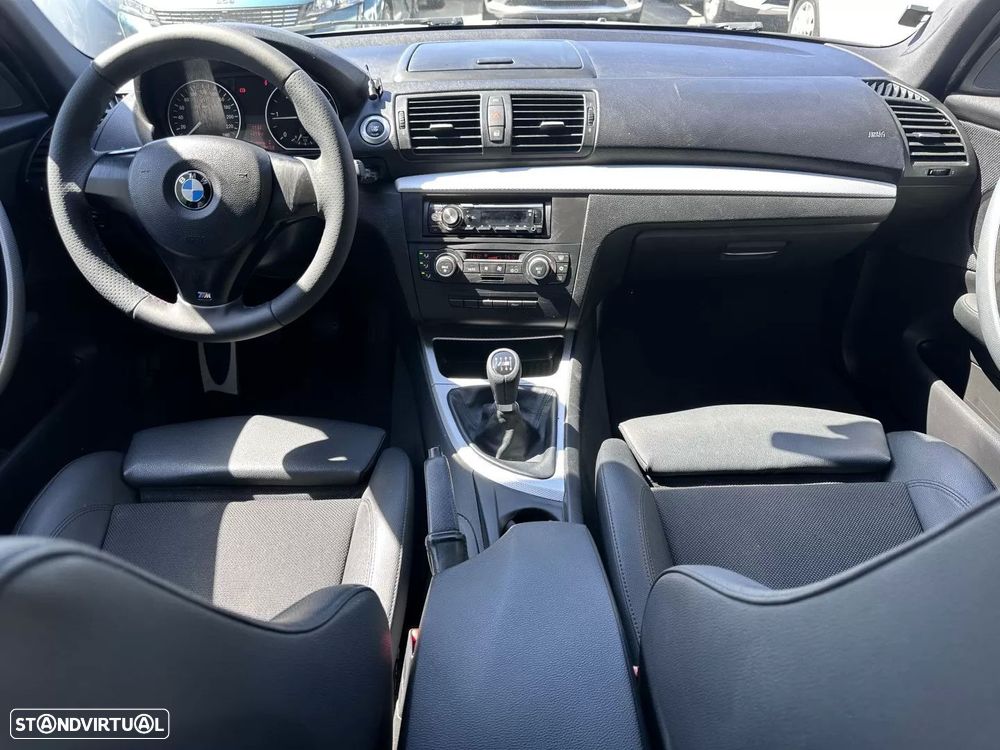 BMW 118 d Pack M - 25