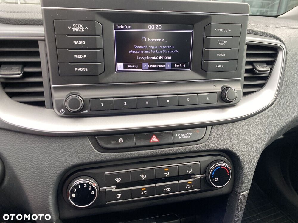 Kia Ceed - 21