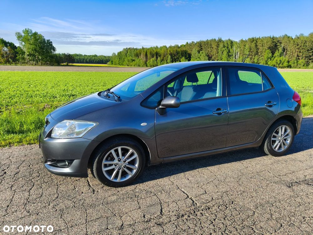 Toyota Auris 1.6 Luna - 2