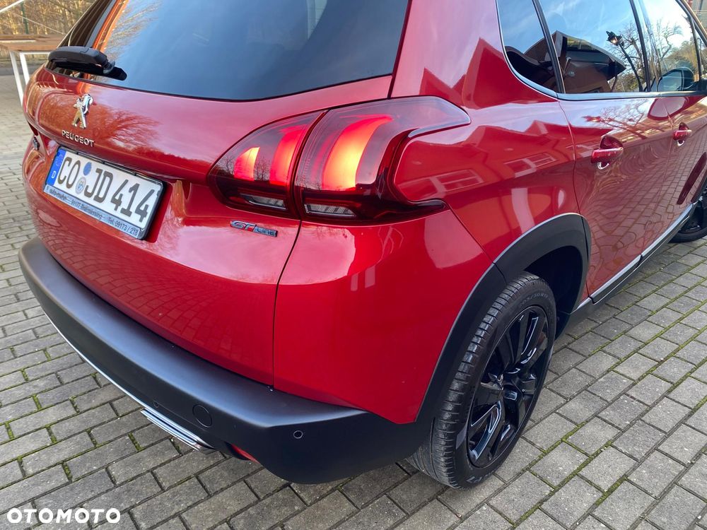 Peugeot 2008 1.2 PureTech GT Line S&S - 8