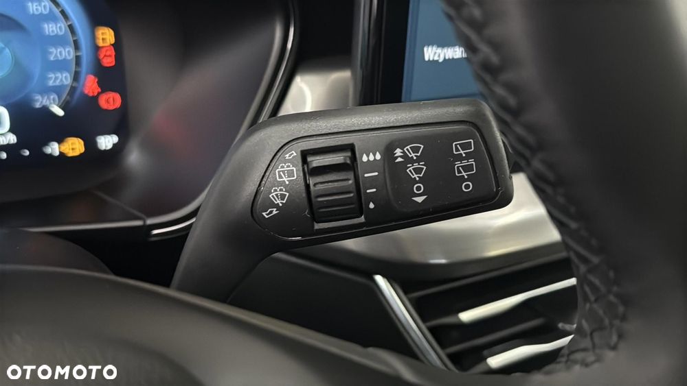 Ford Focus 1.0 EcoBoost Titanium X - 28