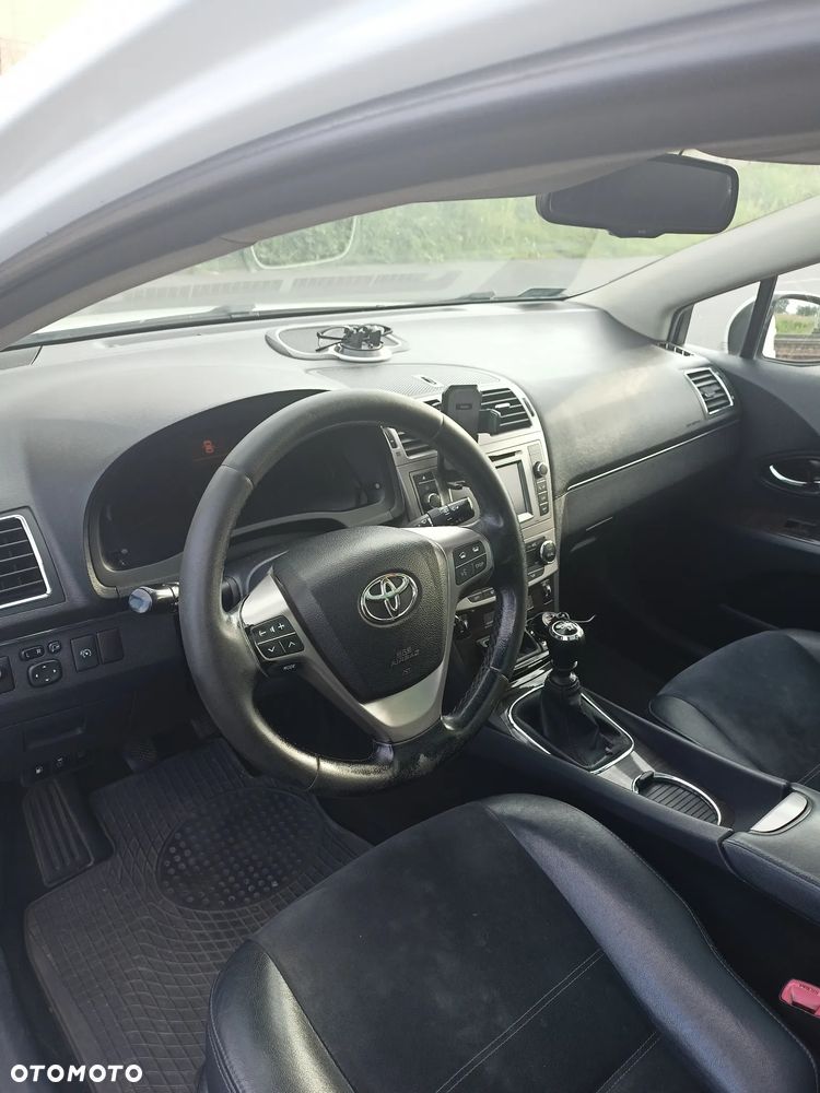 Toyota Avensis 2.0 Business Edition - 15