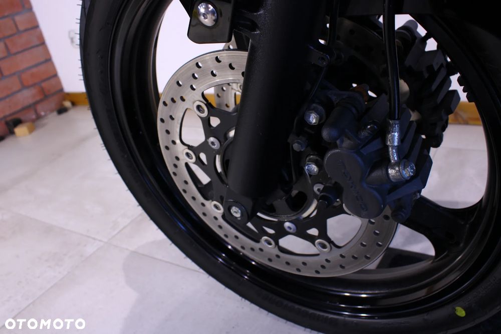 Suzuki DL - 33