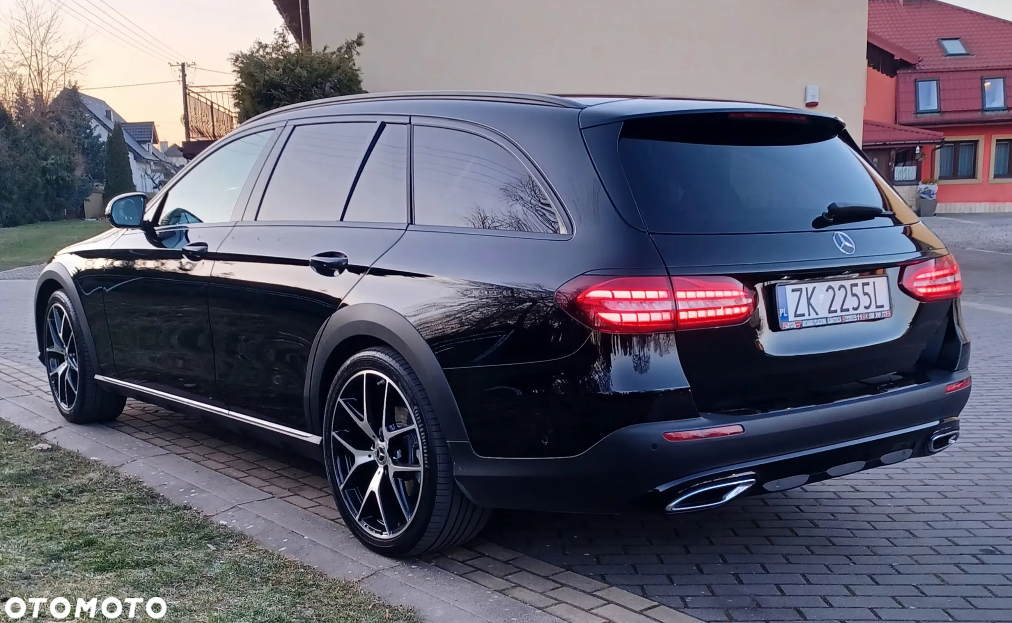 Mercedes-Benz Klasa E 220 d 4Matic T All-Terrain 9G-TRONIC Avantgarde - 11
