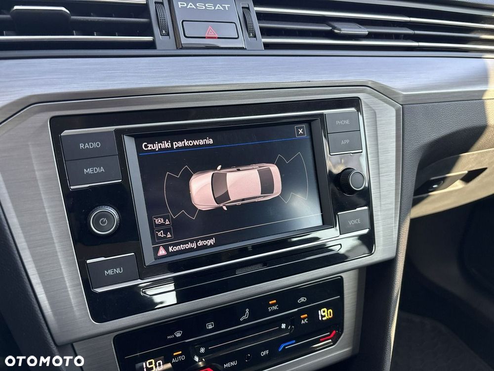 Volkswagen Passat 2.0 TDI EVO Essence - 24