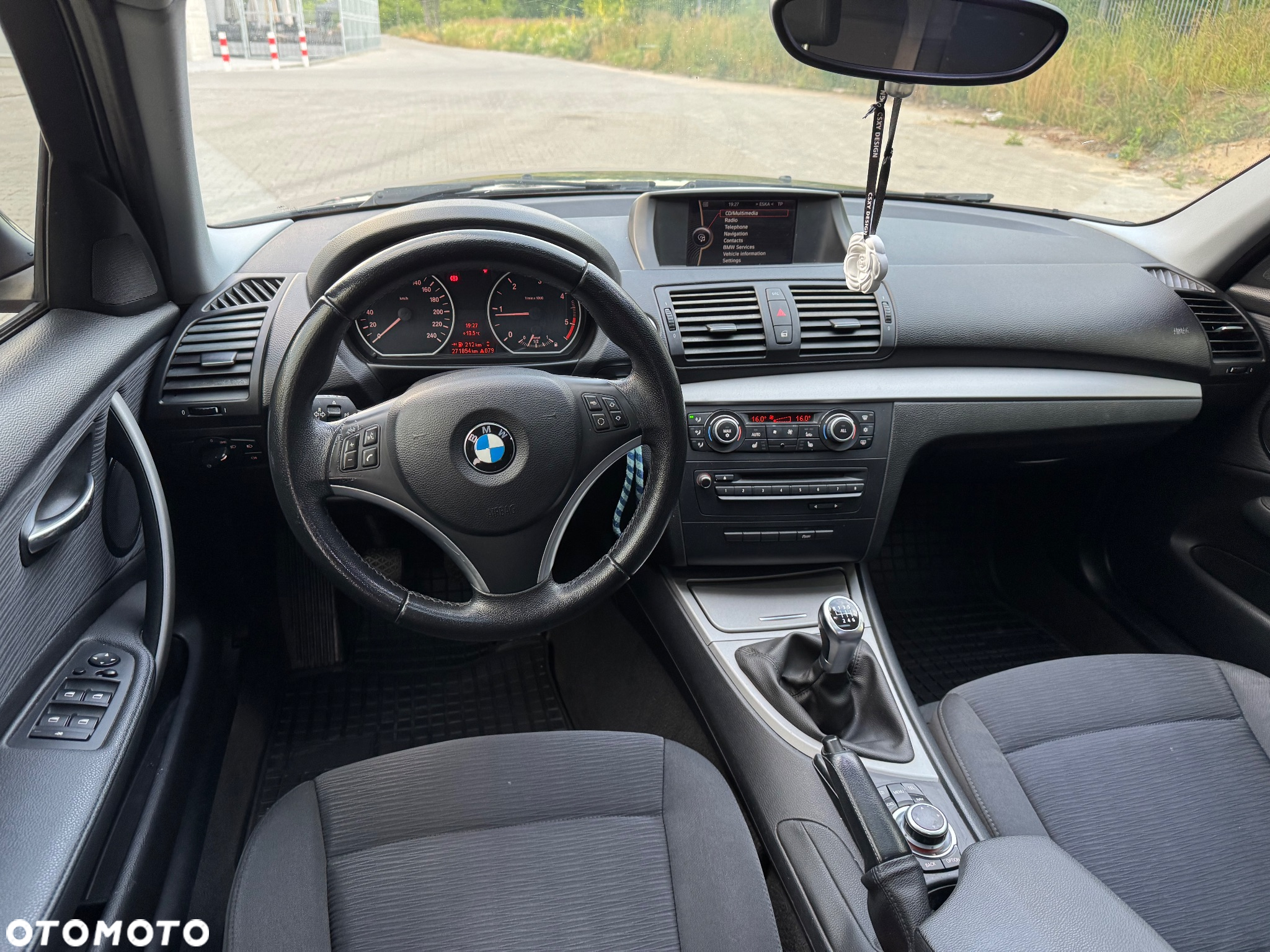 BMW Seria 1 116d - 8