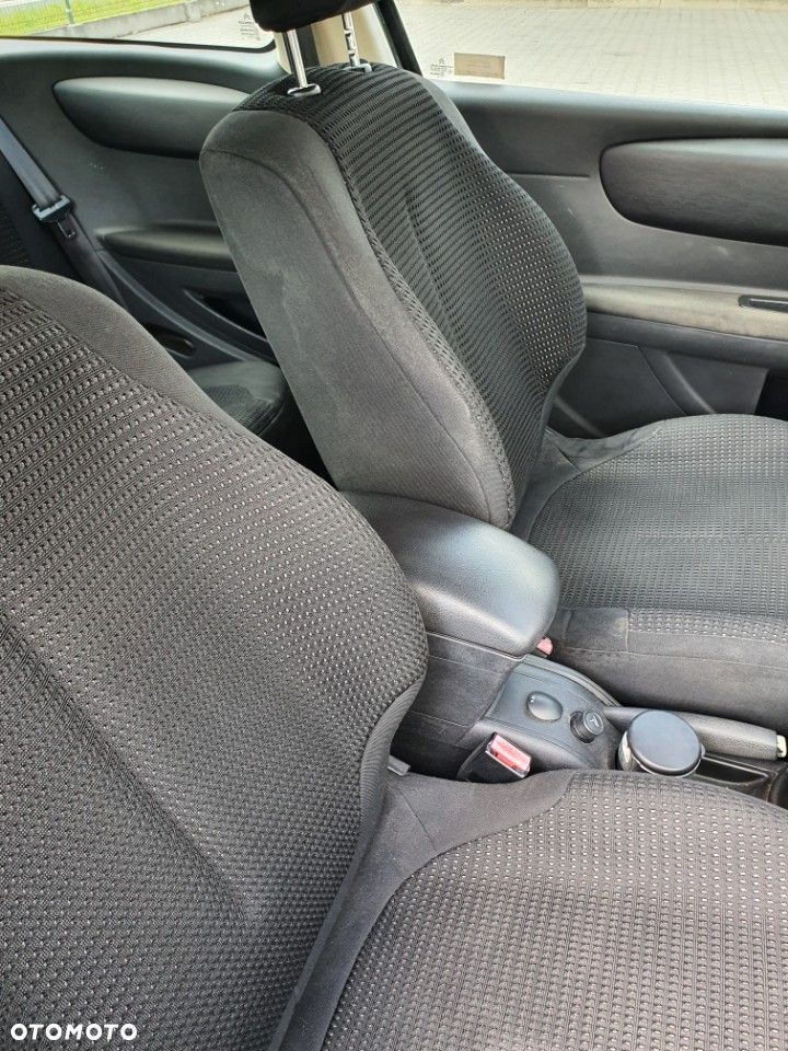Citroën C4 1.6 16V by LOEB - 5