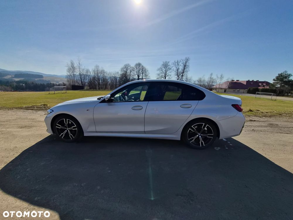 BMW Seria 3 320d xDrive mHEV - 15