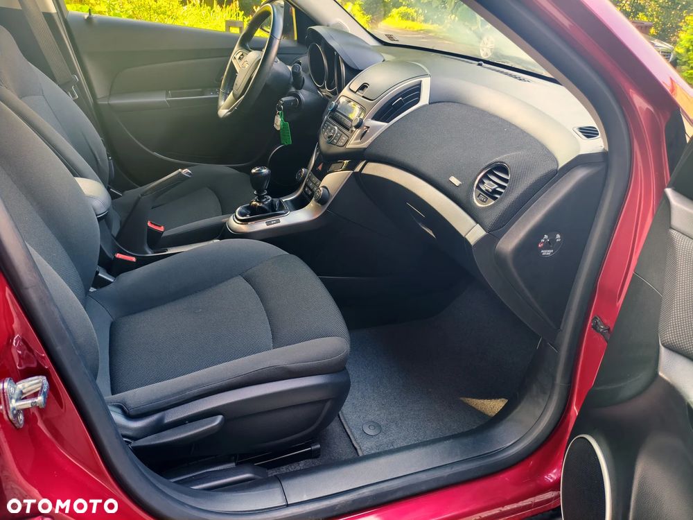Chevrolet Cruze 1.8 LT+ - 23