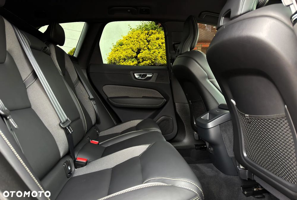 Volvo XC 60 B5 B AWD Geartronic RDesign - 10