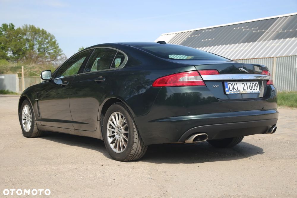 Jaguar XF 2.7 V6 D Luxury - 9