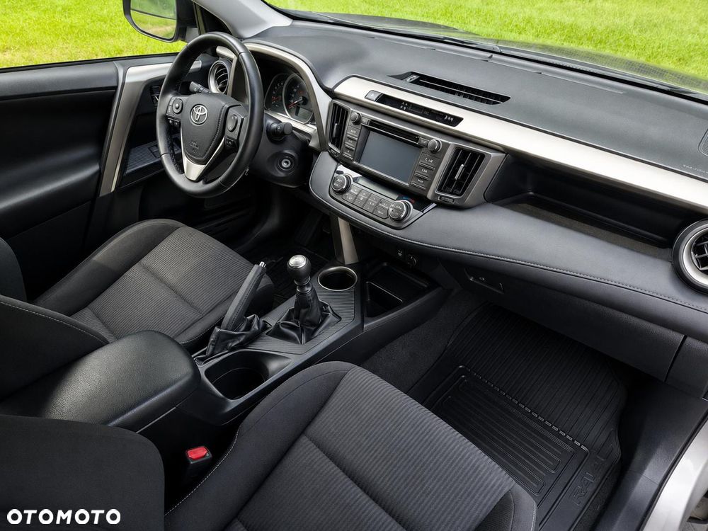 Toyota RAV4 2.0 D-4D Premium 4x2 - 11