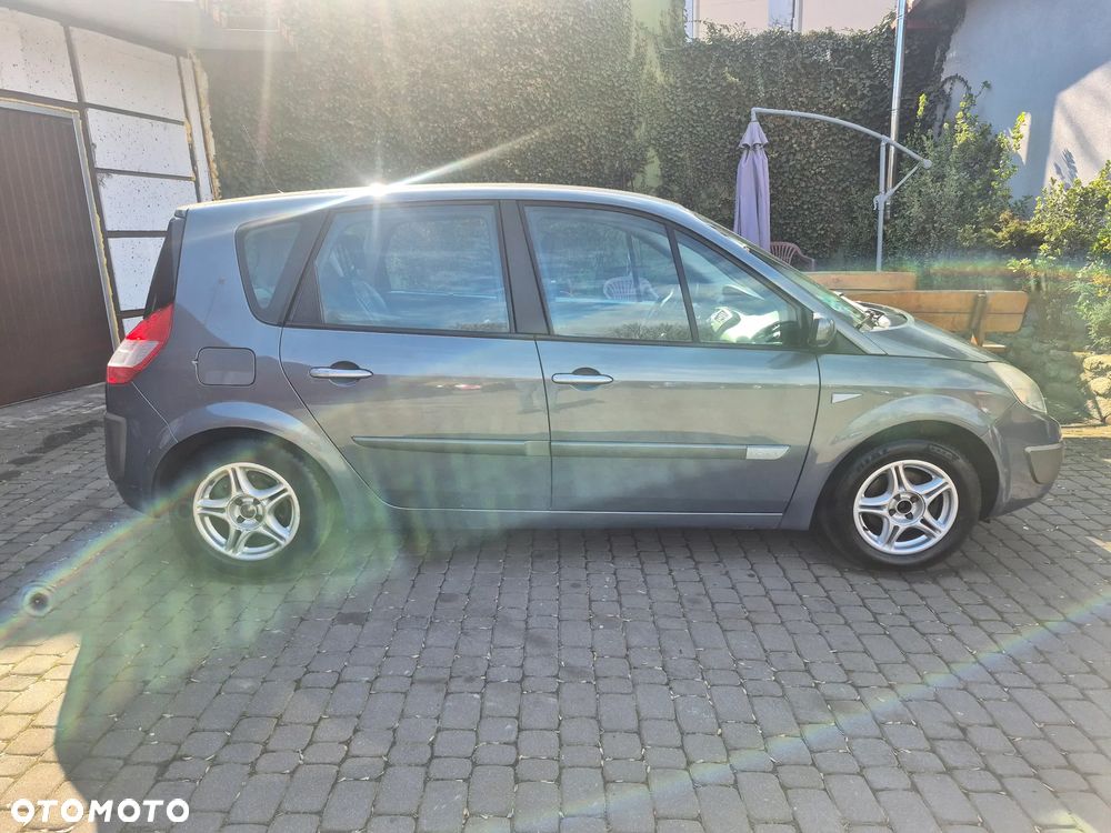 Renault Scenic 1.6 16V Confort Expression - 20