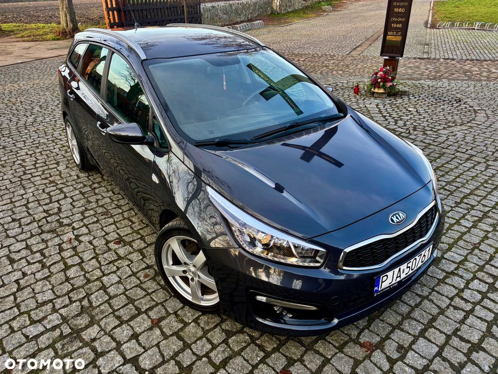 Kia Ceed - 4