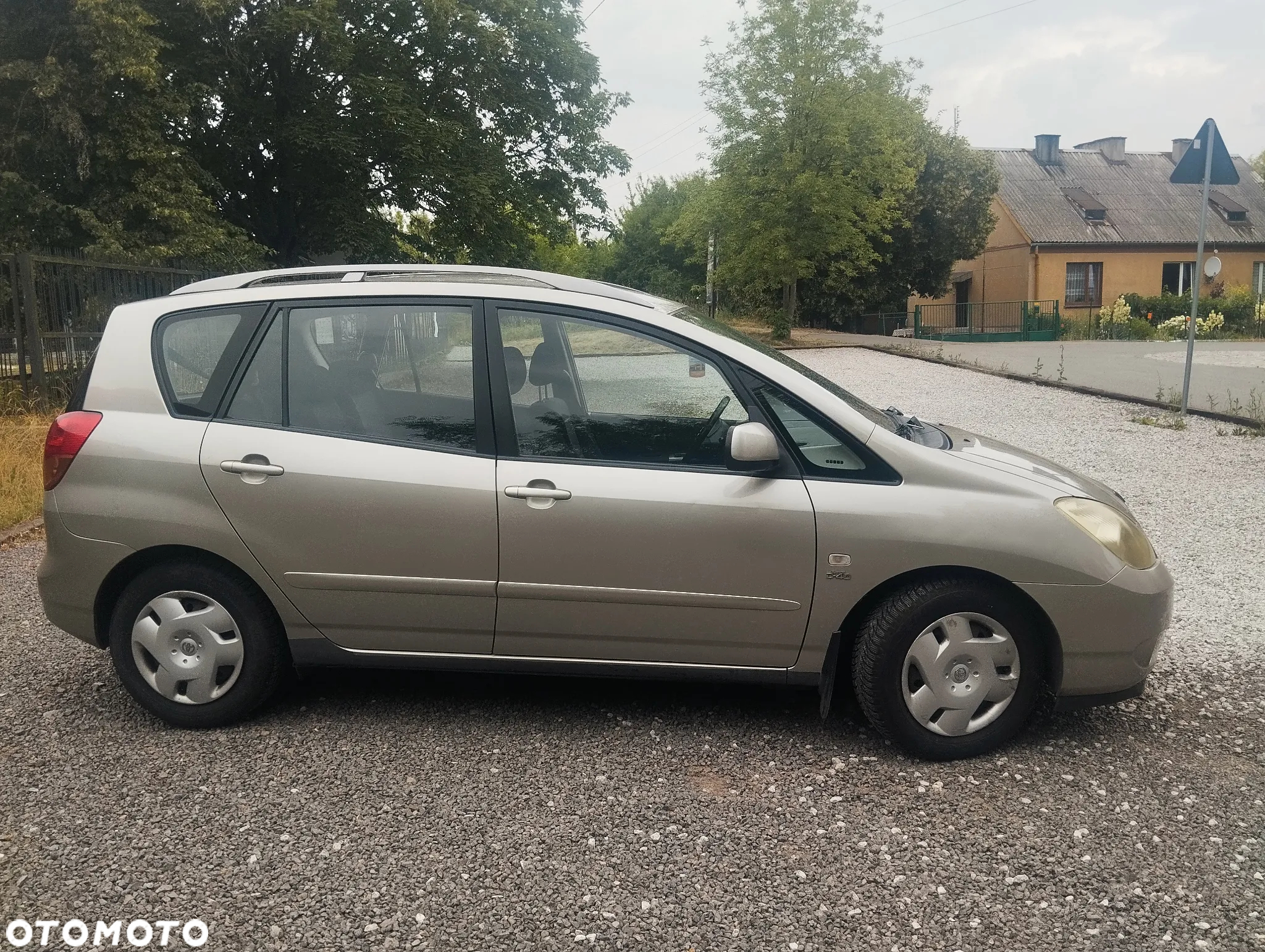 Toyota Corolla Verso - 4