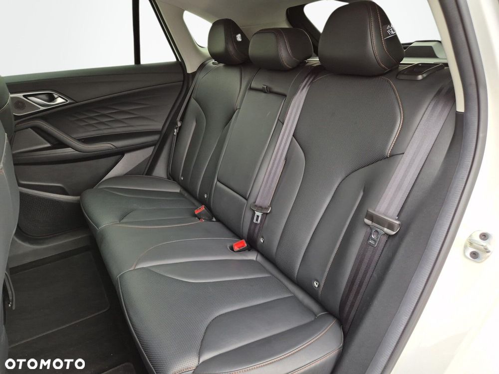 MG HS 1.5 T-GDI Exclusive DCT - 30