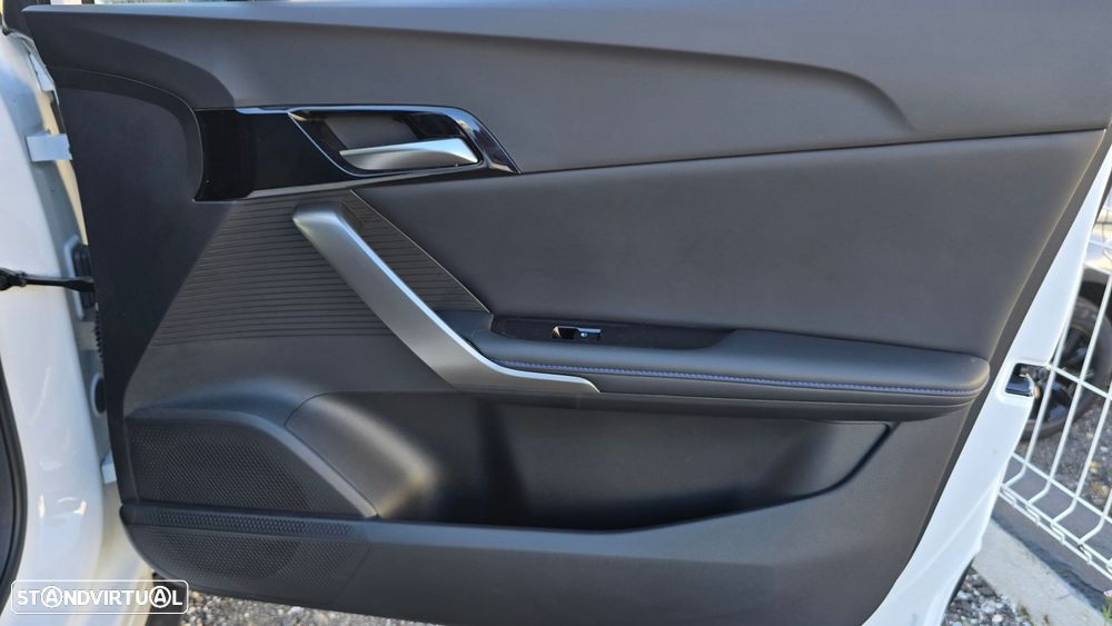 MG MG4 64 kWh Luxury - 48