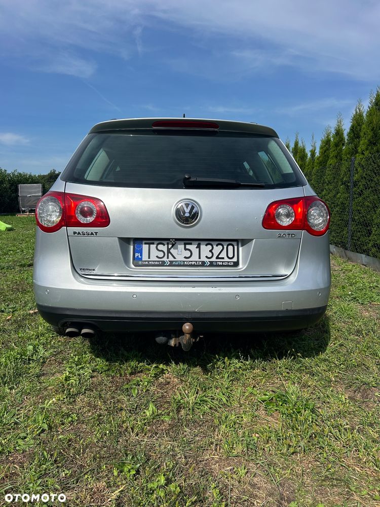 Volkswagen Passat 2.0 TDI Comfortline DSG - 8