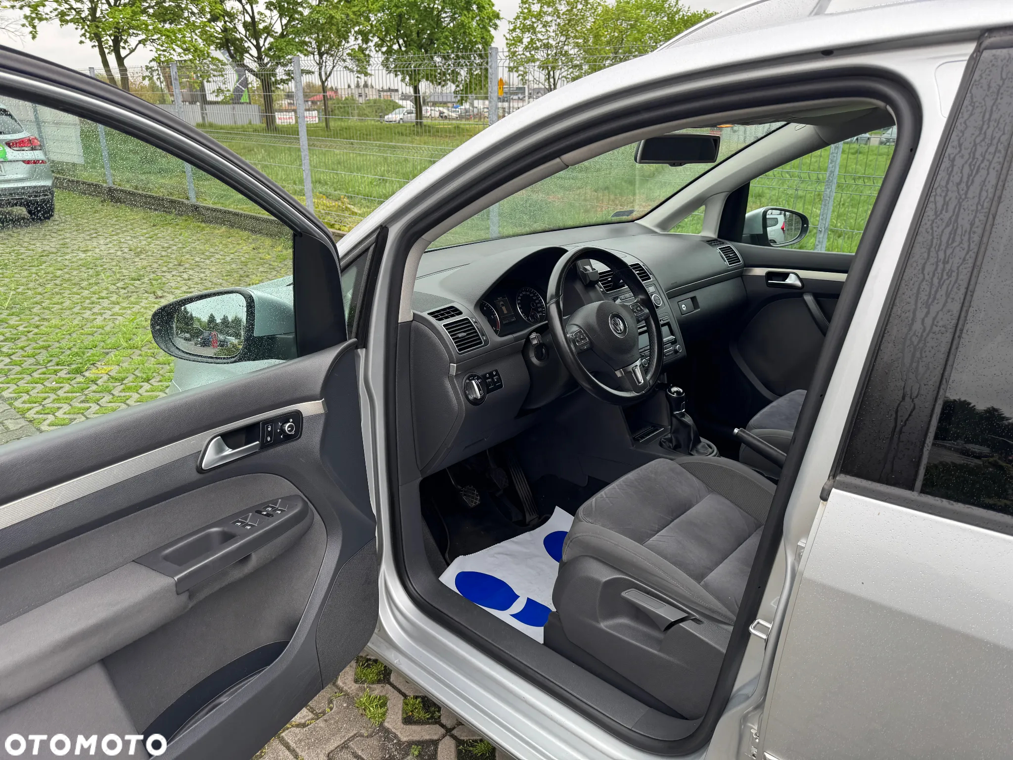 Volkswagen Touran 2.0 TDI DPF Highline - 8