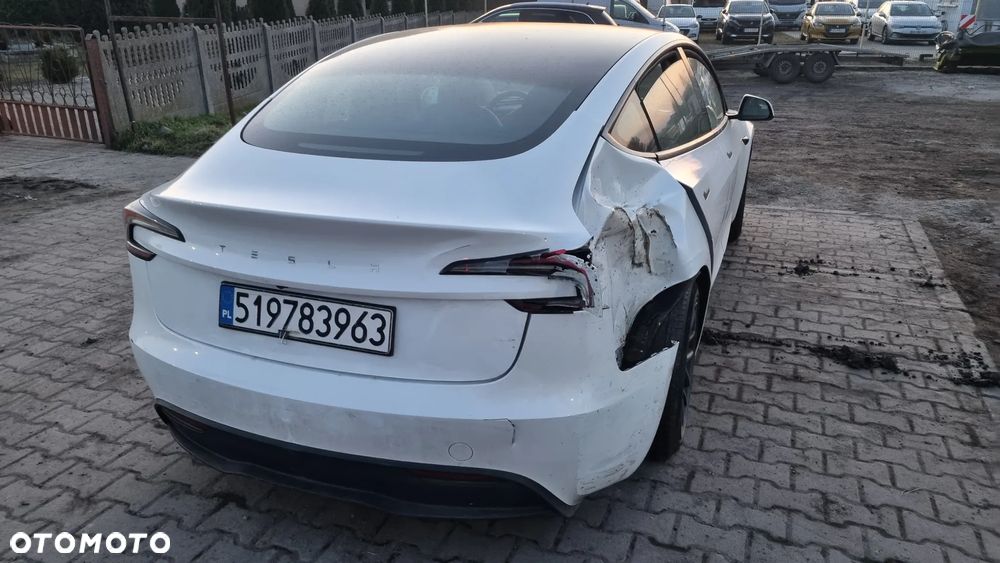 Tesla Model 3 - 15
