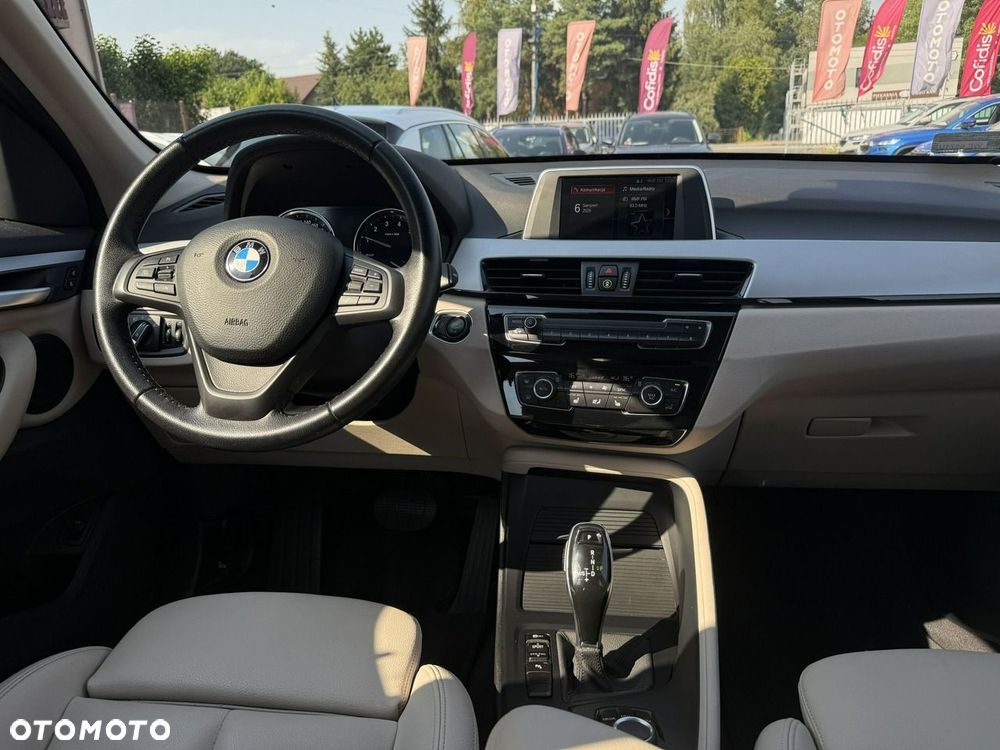 BMW X1 sDrive18i GPF xLine - 13