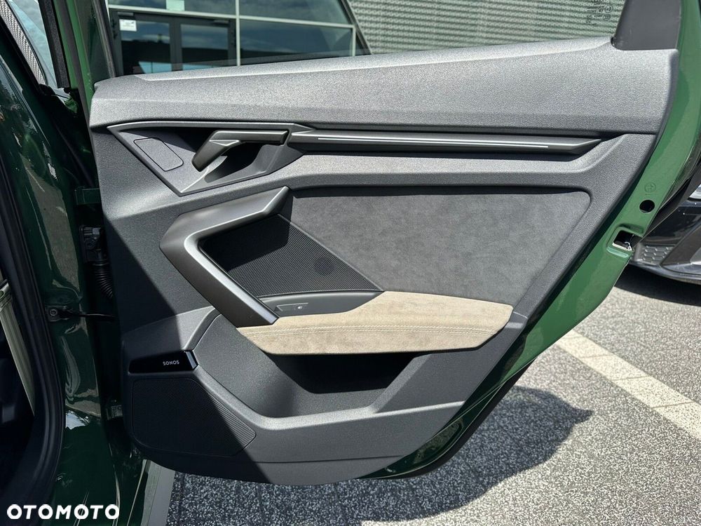 Audi RS3 Limousine - 30