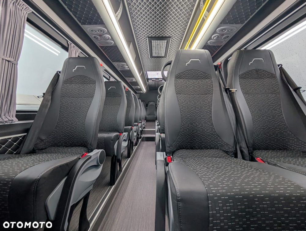 Mercedes-Benz Sprinter 519 - 18
