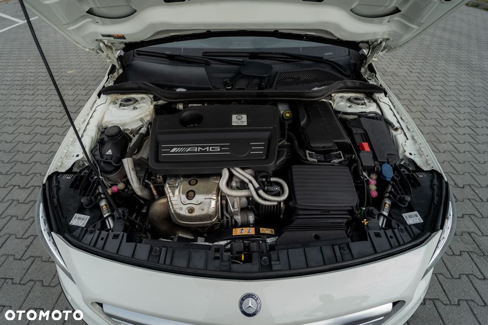 Mercedes-Benz GLA - 20