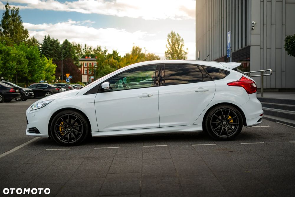 Ford Focus 2.0 EcoBoost ST - 2