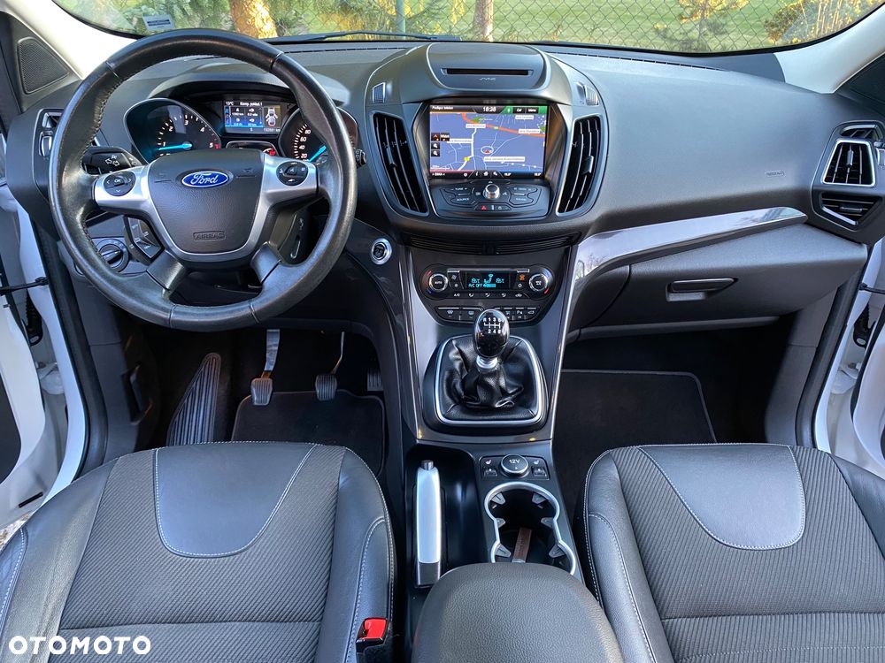 Ford Kuga 2.0 TDCi 2x4 Titanium - 12