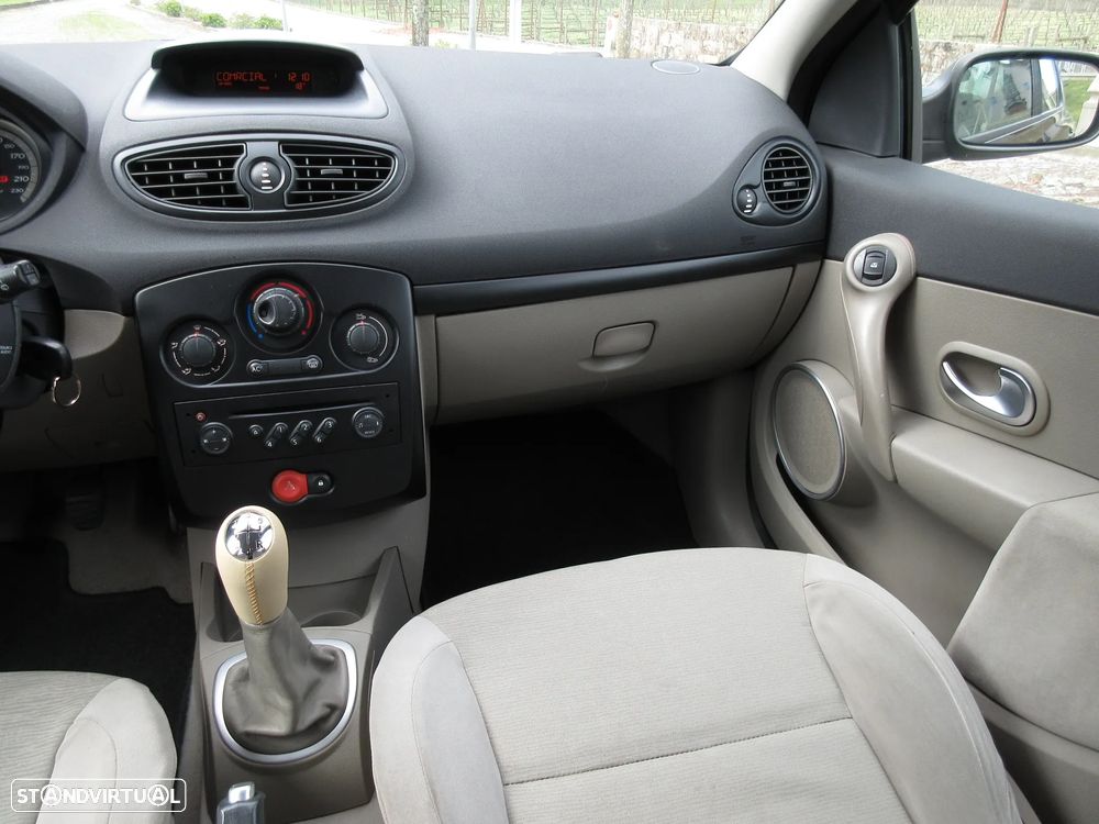 Renault Clio 1.2 16V Dynamique Luxe - 32