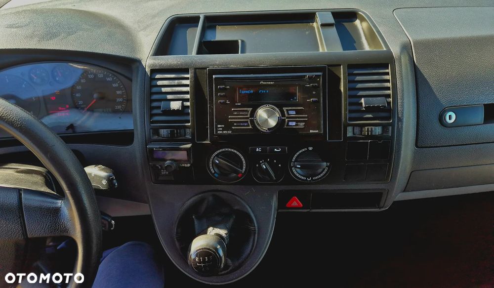 Volkswagen Transporter - 12