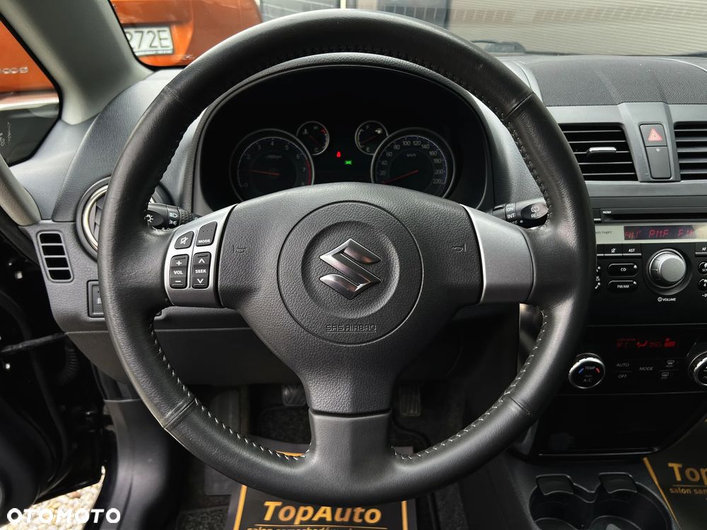 Suzuki SX4 1.6 Premium - 27