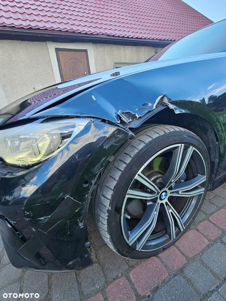 BMW Seria 3 330e M Sport - 38