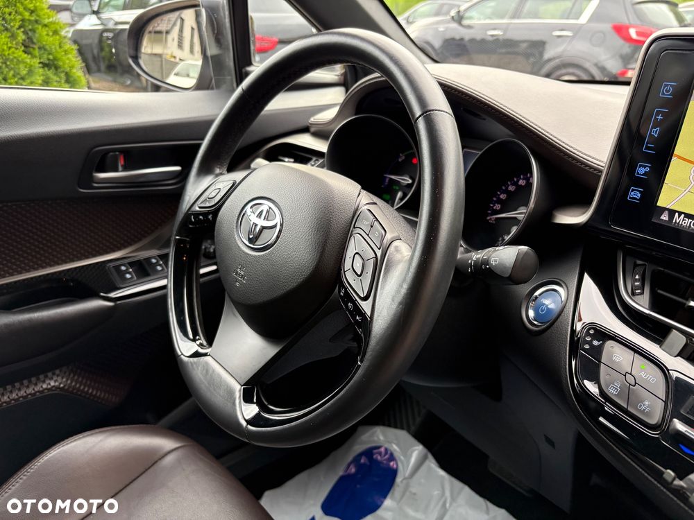 Używany Toyota C-HR 2018 - 81 900 PLN, 98 000 km - Otomoto.pl