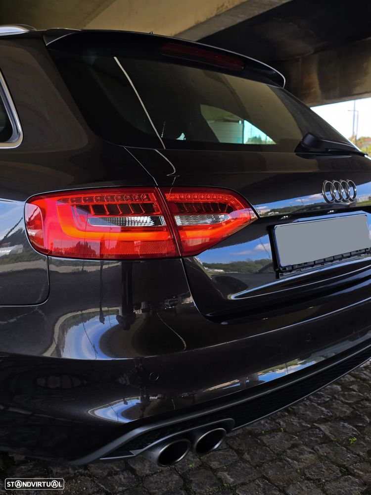 Audi A4 Avant 2.0 TDI Multitronic S-line - 35