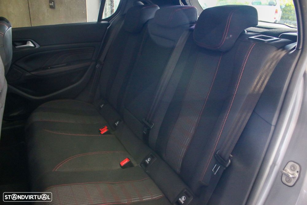 Peugeot 308 1.2 PureTech GT EAT8 - 31